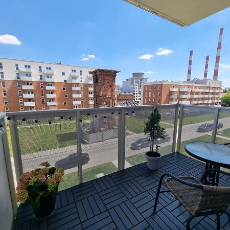 Apple Apartments - Wroblewskiego Prywatne Miejsce Parkingowe Lodz  Luaran gambar