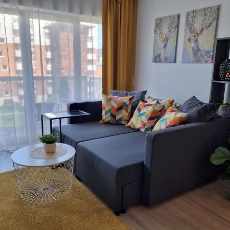 Apple Apartments - Wroblewskiego Prywatne Miejsce Parkingowe Lodz  Luaran gambar