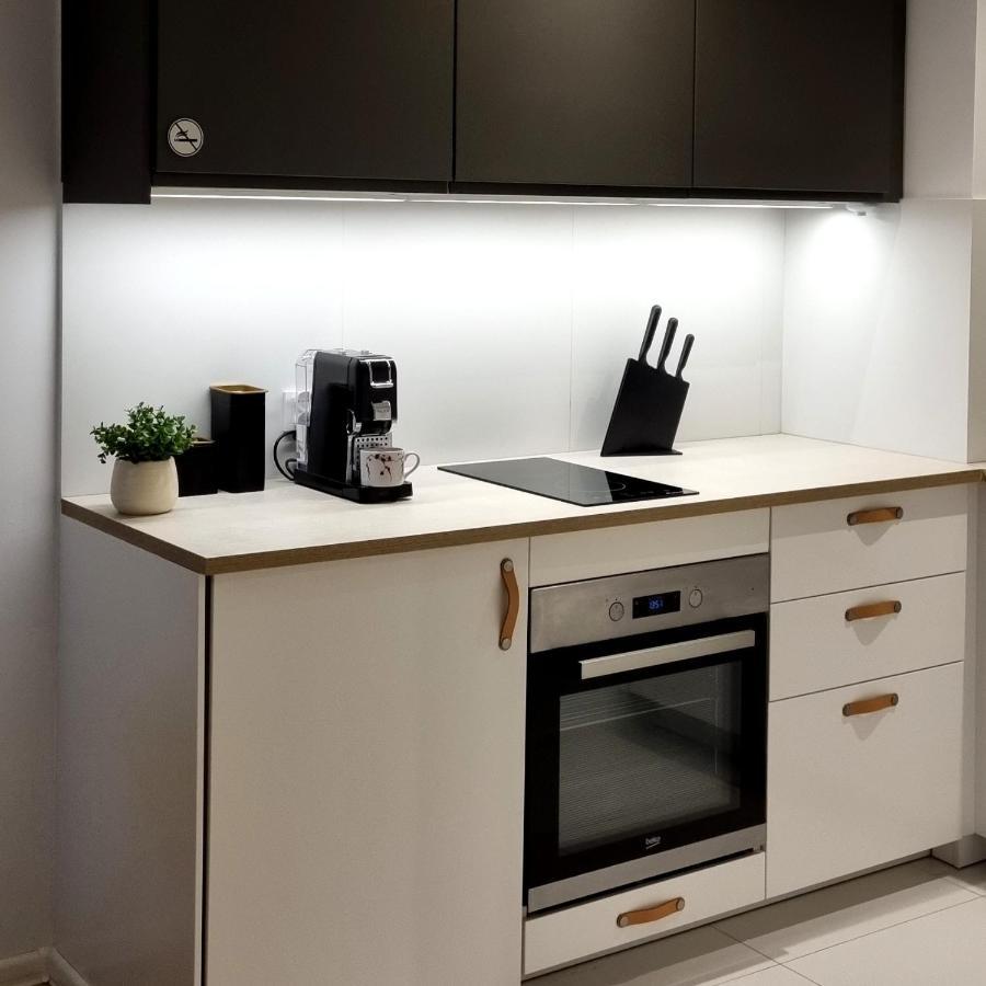 Apple Apartments - Wroblewskiego Prywatne Miejsce Parkingowe Lodz  Luaran gambar