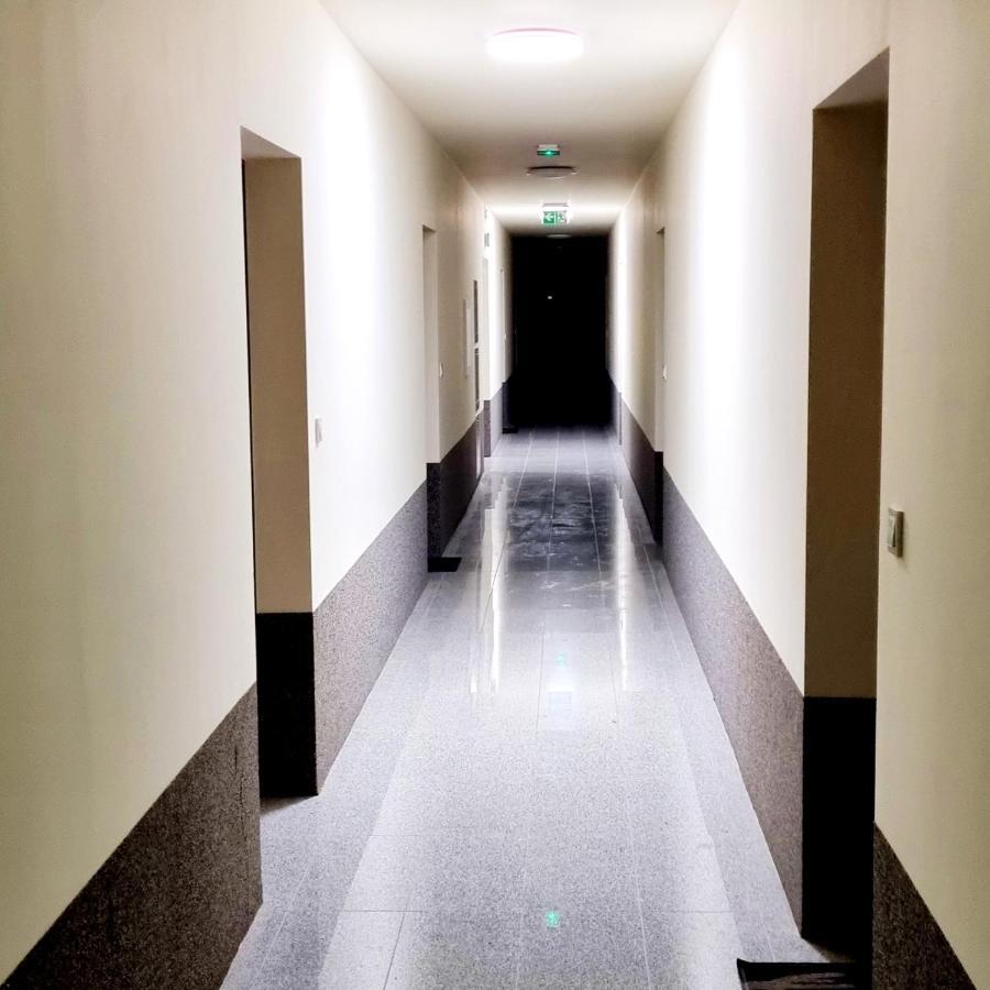 Apple Apartments - Wroblewskiego Prywatne Miejsce Parkingowe Lodz  Luaran gambar