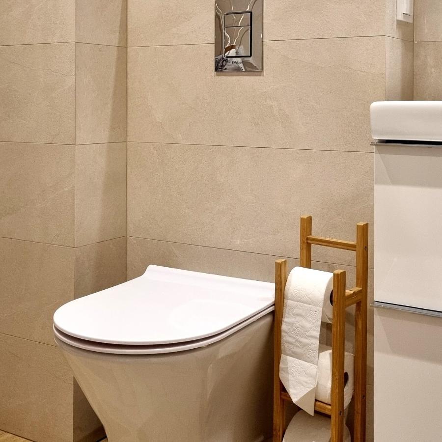 Apple Apartments - Wroblewskiego Prywatne Miejsce Parkingowe Lodz  Luaran gambar