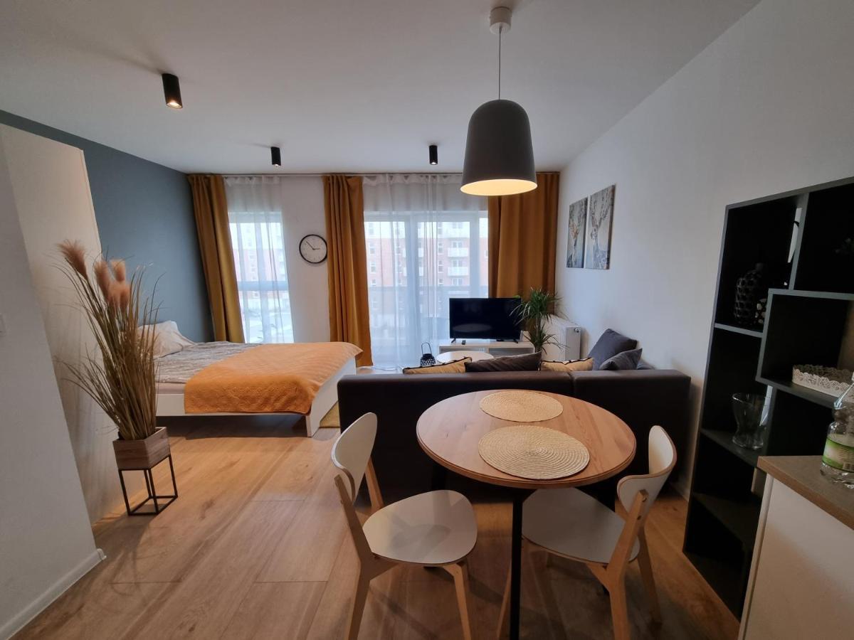 Apple Apartments - Wroblewskiego Prywatne Miejsce Parkingowe Lodz  Luaran gambar