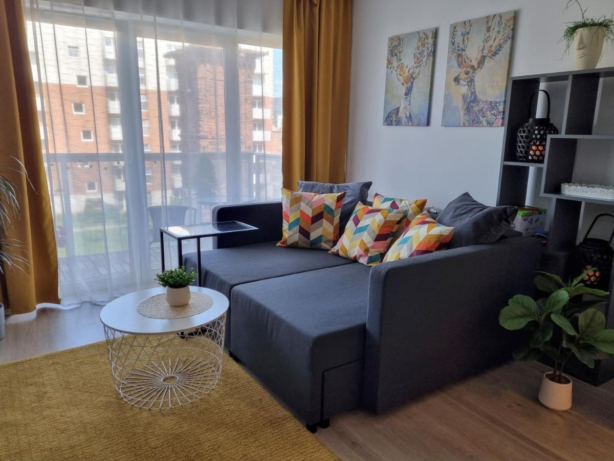Apple Apartments - Wroblewskiego Prywatne Miejsce Parkingowe Lodz  Luaran gambar